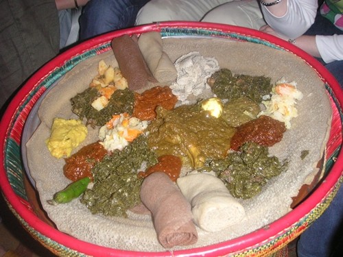 Một chiếc bánh Injera Mot chiec banh Injera