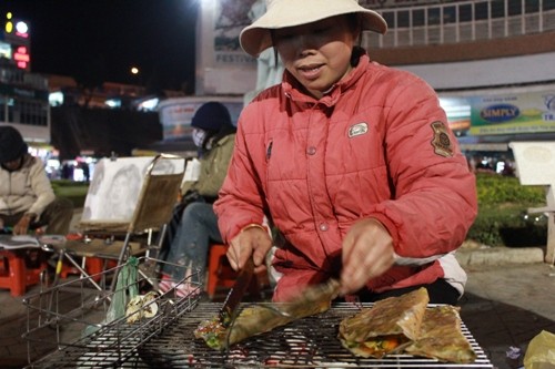 Bánh tráng nướng Đà Lạt Banh trang nuong o Da Lat
