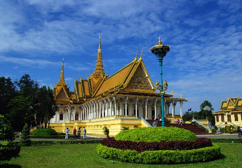 Du lịch Nam Phuong - Cung dien Hoang Gia cua Campuchia