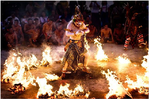Điệu nhảy truyền thống Kecak Dieu nhay truyen thong Kecak