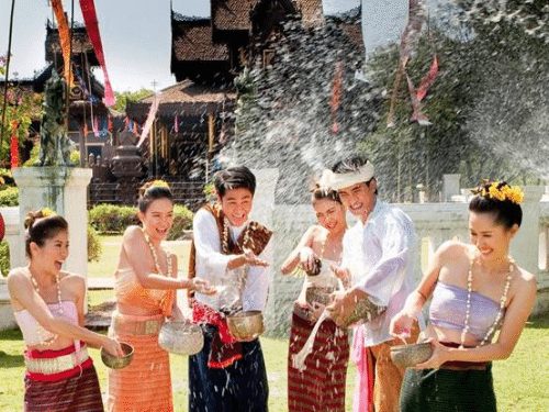 Lễ té nước Songkran Le te nuoc Songkran