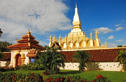 Du lịch Nam Phuong - Nhung ngoi chua o Lao