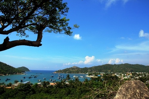 Ve dep hoang so cua vinh Vinh Hy - Du lịch Nam Phuong
