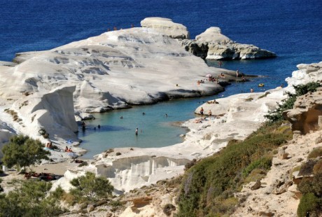 Bãi biển Sarakiniko Bai bien Sarakiniko