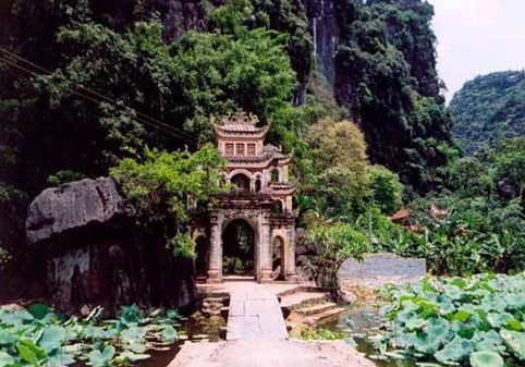 Chùa Bích Đồng Chua Bich Dong