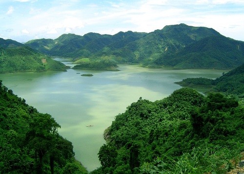 Tam ho Thung Nai