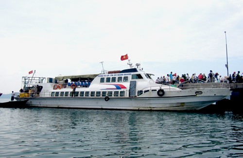 Tau ra dao Co To