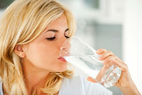 Uống nước khi đi du lịch Uong nuoc khi di du lich