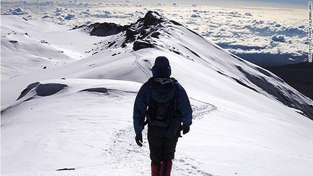 Di bo len dinh Kilimanjaro