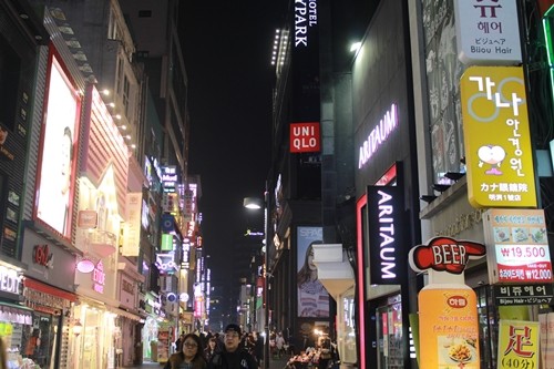 Khu Myeongdong sam uat