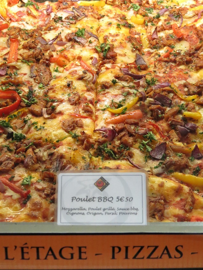 Hap dan cua banh pizza