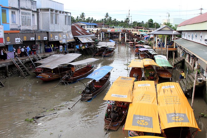 Du lich cho noi Amphawa