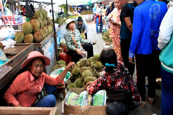 Sau-rieng-tai-thi-xa-kampot-6918-1416302701 (1)